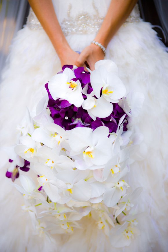 la dolce idea wqeddings soirees event design planning vibiana los angeles san diego luxury pentone color year 2018 ultra violet orchid bouquet bride purple
